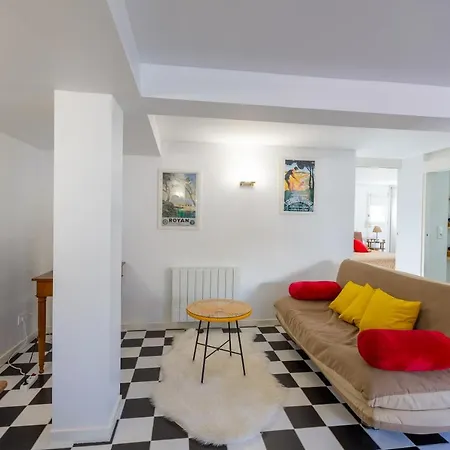 Maison Foncillon-chay Classee Pmr * רויאן