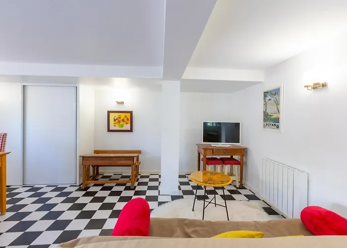 Maison Foncillon-chay Classee Pmr Royan